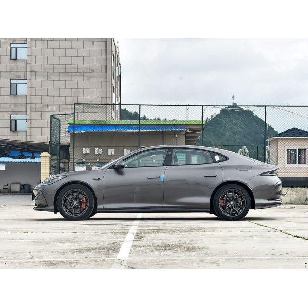 IM L6 Electric Car High Power 4WD Sports Car Max Super Performance 100kwh 75KWH 133KWH