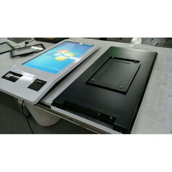 Automatic Ordering Self Service Digital Kiosks Touch Screen 32 Inch With QR Code Scanner