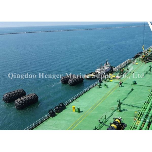 Long Lifespan Boat Mooring Fenders Marine Boat Fenders With Chain Black Color