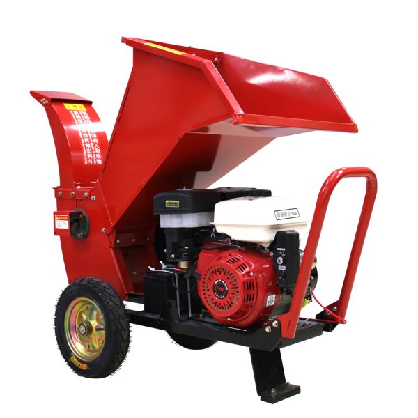 Mobile Tree Branch Crusher Wood Chipping Machine Big Power 15Hp Wood Chipper
