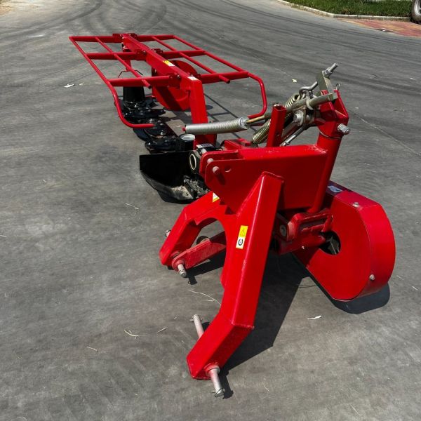 Factory Price Hot Sale Tractor Rotary Disc Hay Mower Lawn Mower