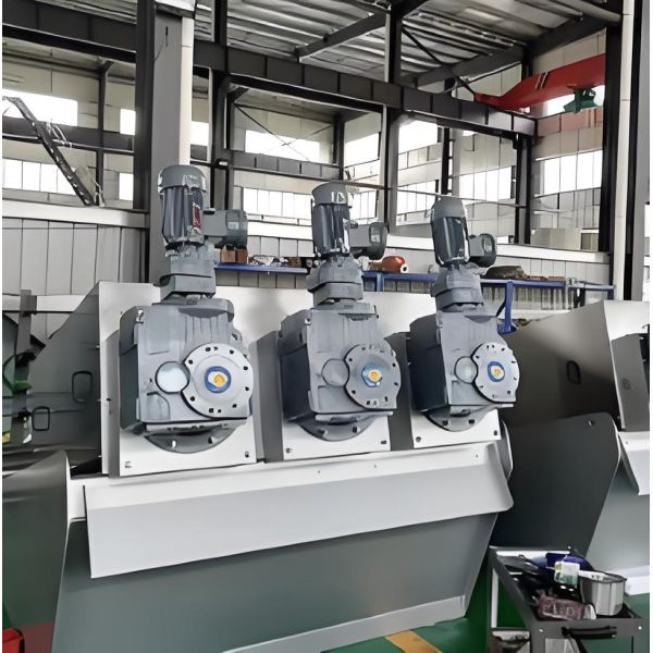 Combination of High-Efficiency Dual-Helical Screw Stacking Machine and Sludge Dewatering Equipment for Wastewater Treatment