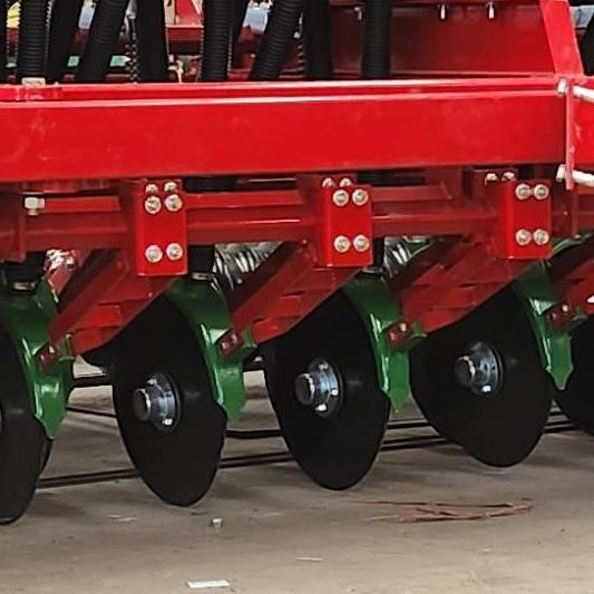 Rice Crop Wheat Planter Seeder 16 Rows Working Width 2.4m Agricultural