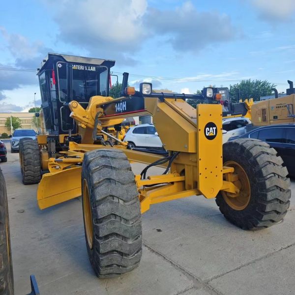 CAT 140H Used Road Grader For Road And Airport Ground Leveling Operations