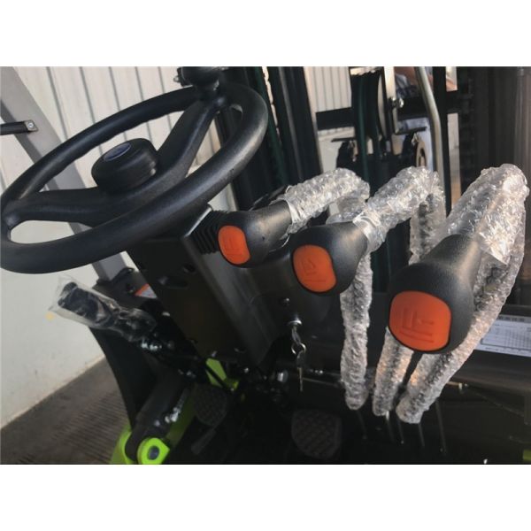 3000kg New Forklift Price Japan Nissan Engine LPG Gas Forklift