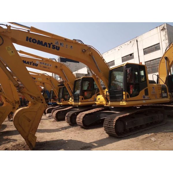 Original Japan Used KOMATSU PC200-8 Crawler Excavator in excellent condition