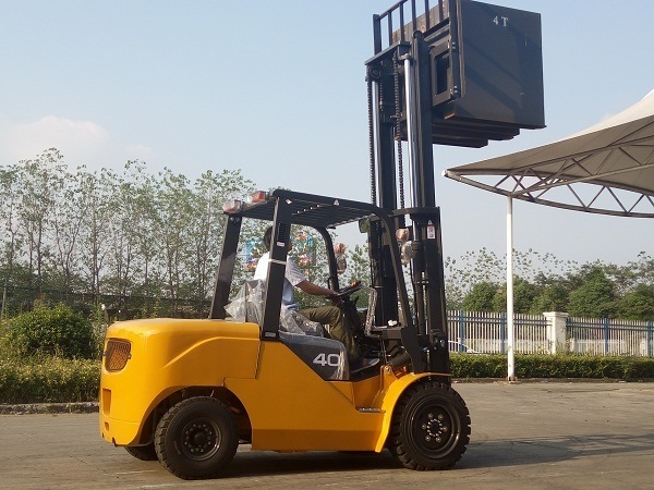 Chariot Elevateur Diesel 4 Ton Forklift with Double Front Tyre