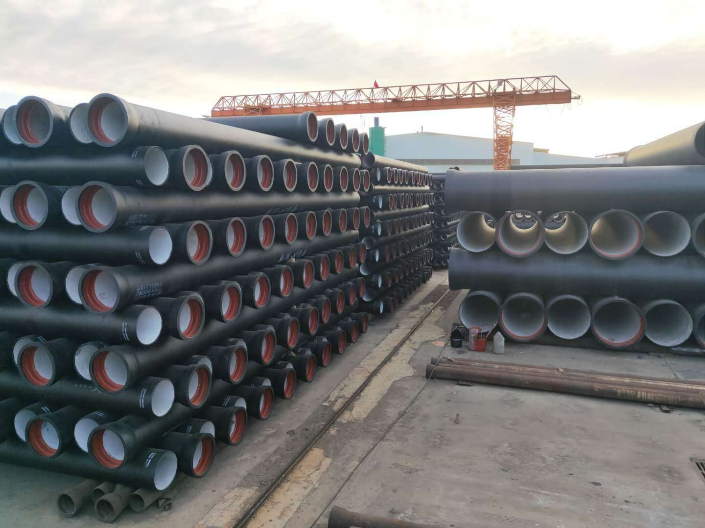 ISO90001 Ductile Iron Pipe 300mm 100mm Round Shape For Water Supply