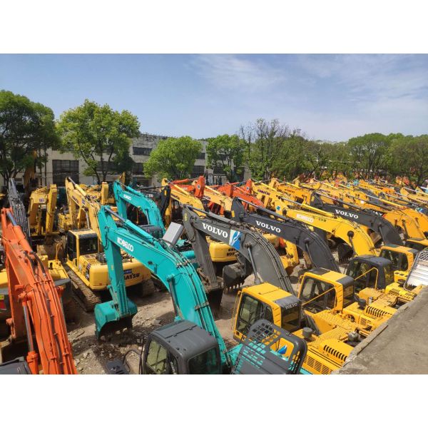 20 Ton Komatsu Hydraulic Crawler Excavator 107KW 3800 Hours in Spain Yellow