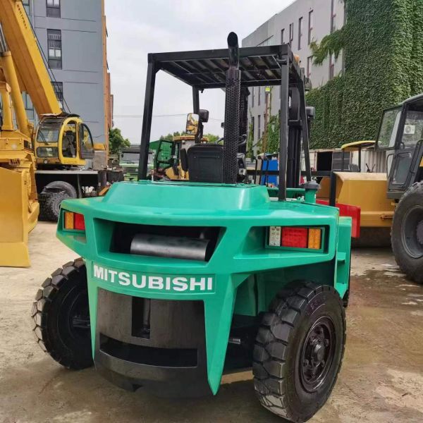 Mitsubishi FD70 Used Forklift 7 Ton Japanese Diesel Engine Lift Truck Machinery