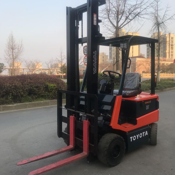 1.5 Ton Diesel Power Mitsubishi Komatsu Toyota Used Forklift 1.5 Tons Toyota Fd15 Lifting Height 4m