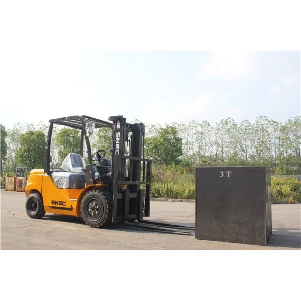 3000kg Counter Balance Diesel Forklift Truck for Sale