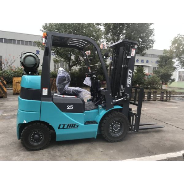 2.5 Tonne Lpg Gasoline Forklift Truck With Solid Tire Optional Engine Energy Saving