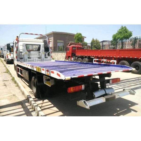 Wrecker Tow Truck Bed FAW J6L Model Single Axle 6 Wheels 160hp Loading 3.5 Tons LHD