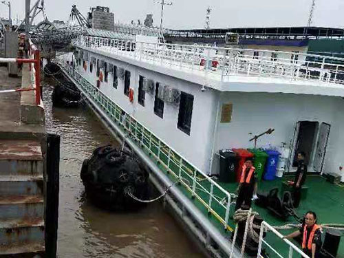 D3000×L6500 Integral Winding Inflatable Marine Fender 50KPa To 80KPa