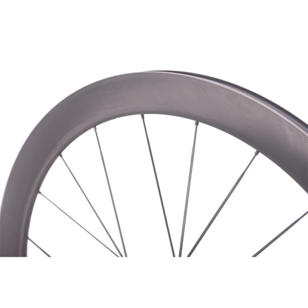 Black Carbon Road Bike Wheelset With Carbon Fiber Spokes And Straight Pulls