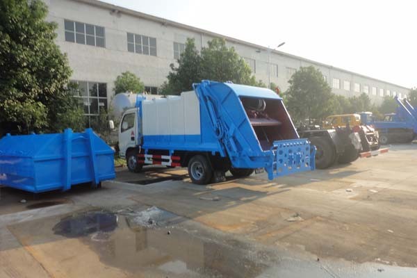 Dongfeng 6000L Compress Waste Garbage Truck, Garbage Compactor Truck, Food Waste Collection Truck