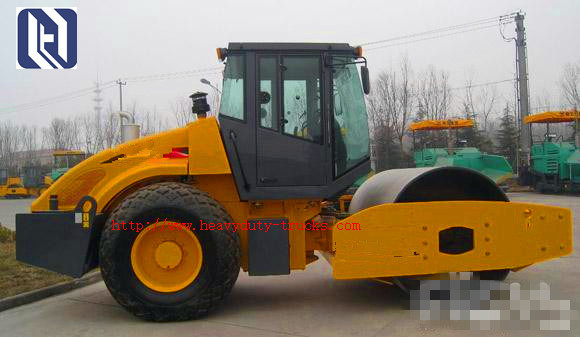 XCMG XD122E 11 ton Road Maintenance Machinery double drum vibratory road roller