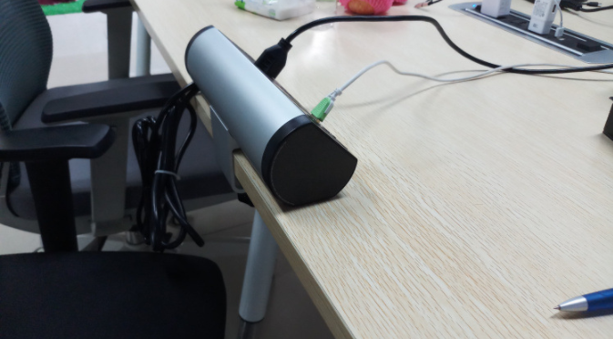 Desktop Clamp Mount Outlet power socket with 4 AC outlet and 2 USB Charger Power Strip for for Home/Office/Desk