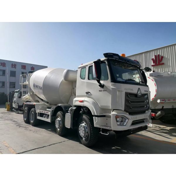 HOWO TX 6×4 Concrete Mixer Truck with 336-371 HP Engine 300L Fuel Tank and 12.00R20 Tyres