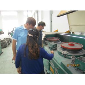 Air Pressure Control Industrial Wire Descaling Machine With Strong Triangular