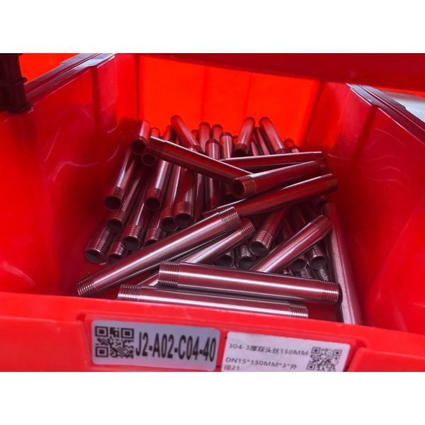 Side view of stainless steel double pipe nipple