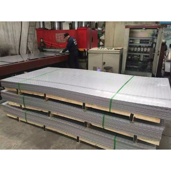 Embossed HL 201 Stainless Steel Plates Sheet BA 2B 8K AISI 304 50mm