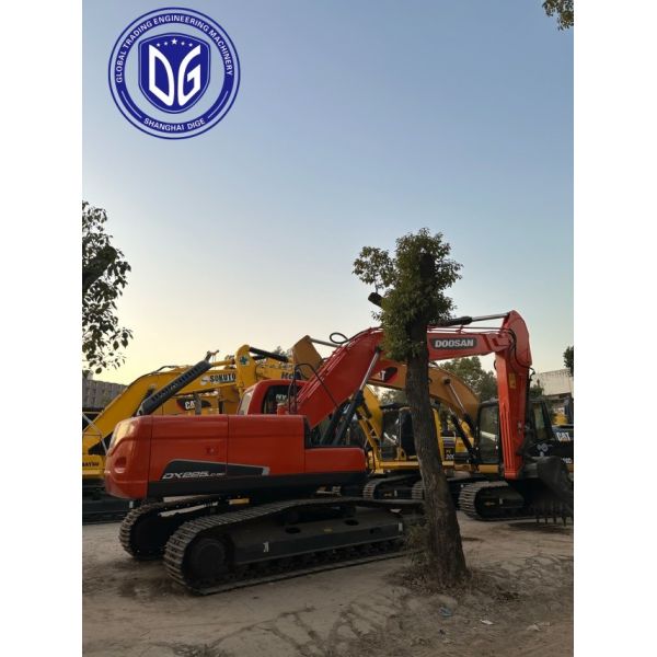 Robust Construction Design DX225 Used Doosan Excavator 22.5 Ton
