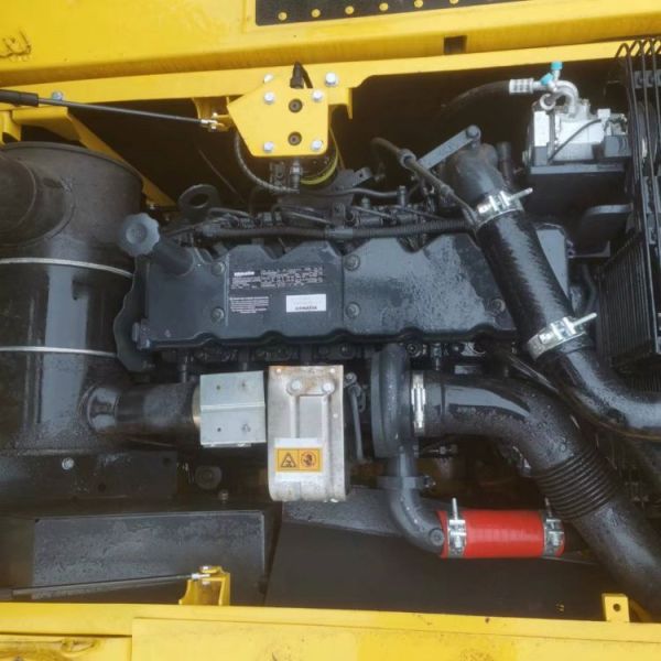Japan Made Komatsu PC200-8 Excavator with Less Hour Used and Original Hydraulic Valve