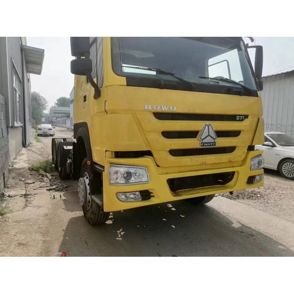 High Horsepower Sinotruk HOWO Tractor Truck with 6800*2496*2950mm Size