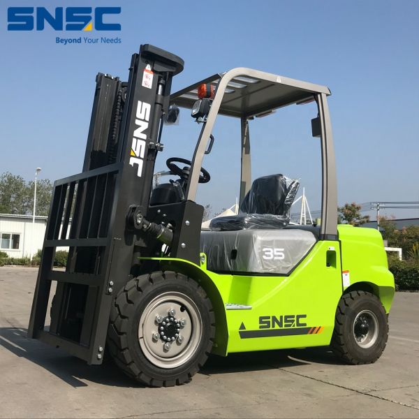 Side Shifter 4x4 Forklift YUNNEI Engine 3500kg Small Off Road Forklift