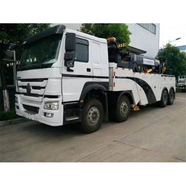 HOWO 8x4 Road Wrecker Truck With 7 Tons Front Axle And 18 Tons Rear Axle