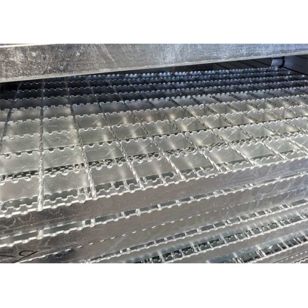 Chemical Plant Hot Dip Galvanized Steel Grating 1m Serrated Sheet