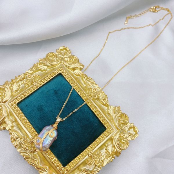 Vintage Copper Natural Baroque Pearl Choker Necklace for Women New Thick Chain Necklace Sweater Natural Pearl Necklace