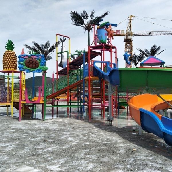 Customization Amusement Water Park Waterslide For Pool Equipment Colorful