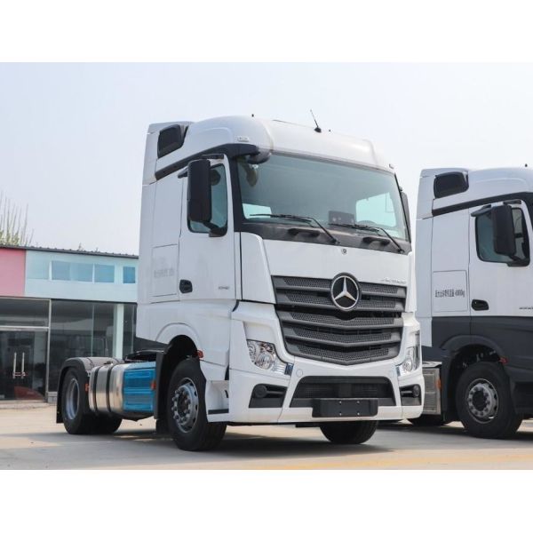 Mercedes Actros Mercedes Heavy Truck 4X2 Tractor driving safety