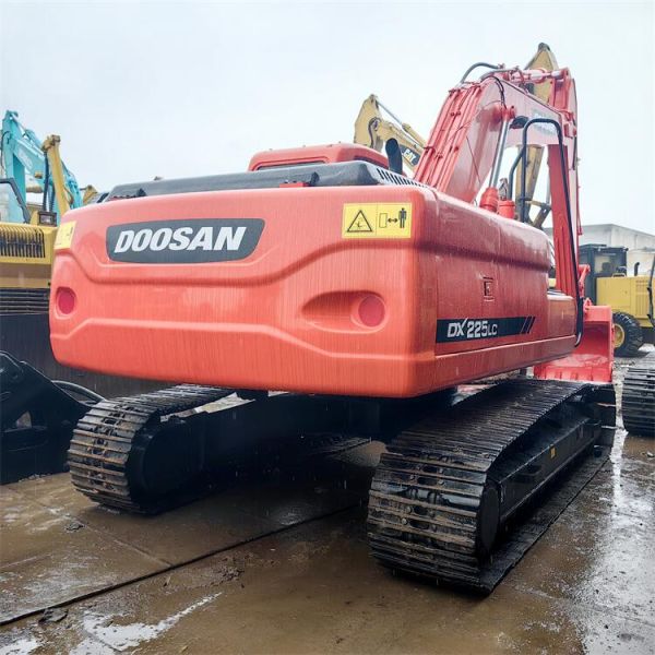 Doosan DX225 Excavator With Original Hydraulic Pump And Many Automation Functions