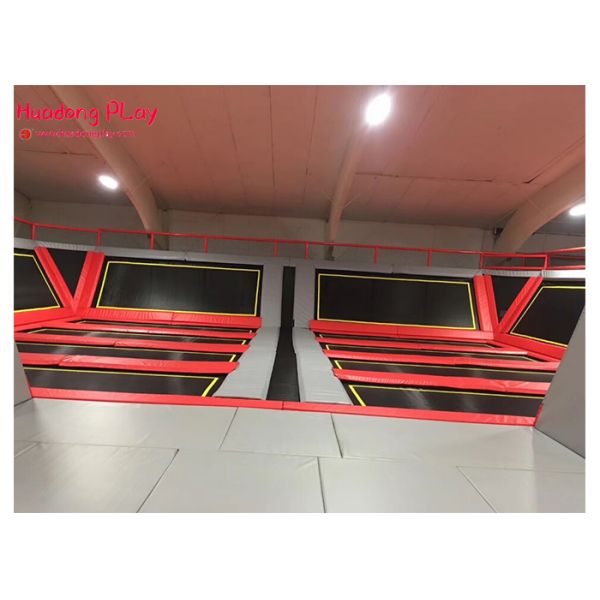 ASTM Children'S Trampoline With Enclosure Multi Function With Basketaball And Climbing Wall