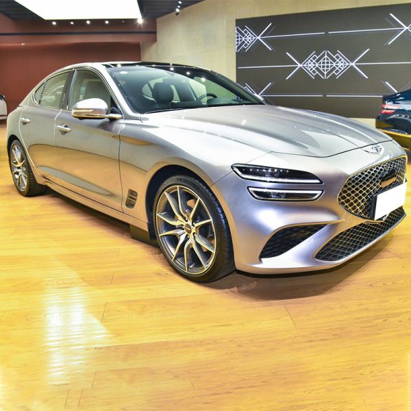 High Speed 2023 Genesis G70 G80 2.5T 304HP 2WD 4WD Diesel Car with Front Disc Rear Drum Brake System