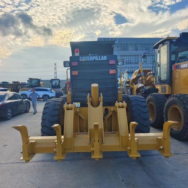 CAT 140H Used Road Grader For Road And Airport Ground Leveling Operations