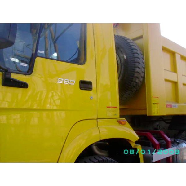 HOWO 27 tons 12 wheels 8x4 dump truck green color cabin with 18cbm cargo body