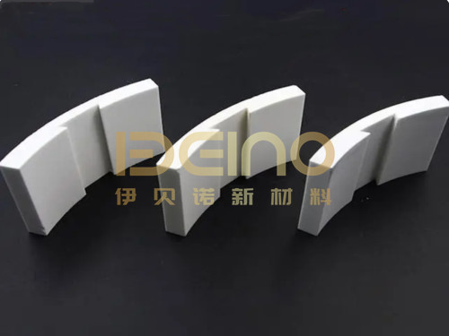 Hexagonal Structure Alumina Ceramics Sheet Wear Resistance Smooth Surface