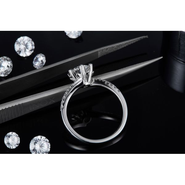 925 Sterling Silver Jewelry Diamond Moissanite Engagement Rings Round Shaped Dainty Band Ring