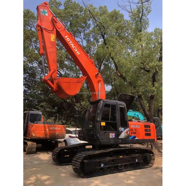 ISUZU Engine and Original Hydraulic Valve Excavator EX200 for Your Requirements