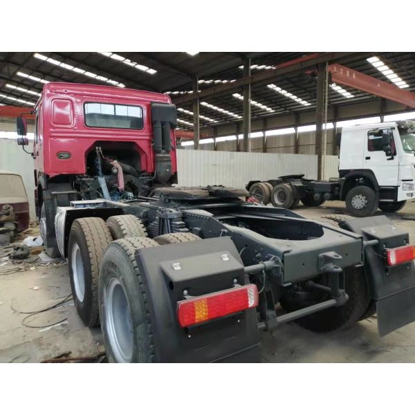 dumper semi trailer tractor head 6*4 10 Tires Sinotruck Howo tipper dump truck tractor truck flatbed semi-trailer
