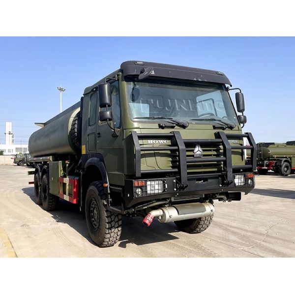 Hot Sinotruk Howo Oil Tank Truck 6x6 All Drive LHD Diesel Fuel Oil Tank Truck For Sale