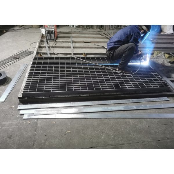 Hot Dip Galvanized Mild Steel Grating Platform Explosion Proof