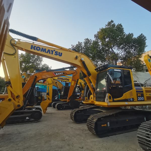 Second Hand 20 Ton Hydraulic Crawler Excavator Komatsu PC200 Used Digger 2020